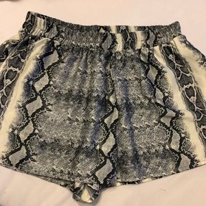 Fabrik silk snake print shorts